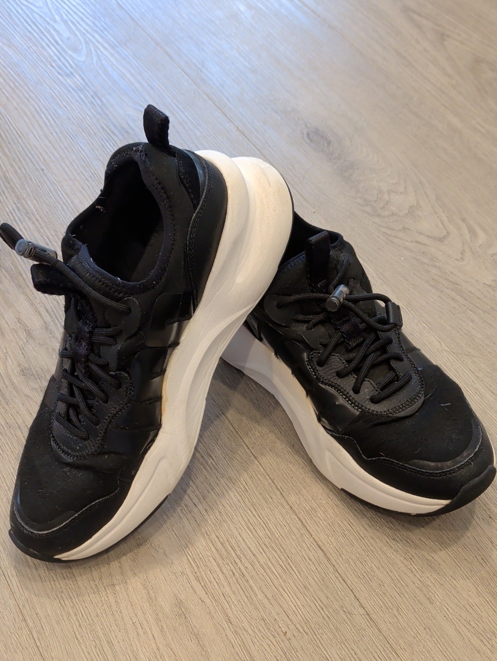 LA DAZE UGG sneakers